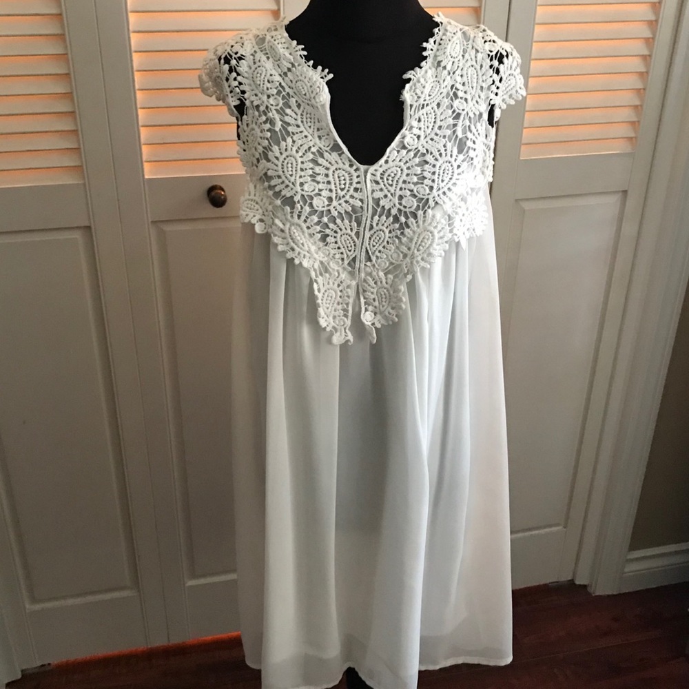 WHIMSICAL ROMANTIC WITH LACE BODICE/SATIN LINING